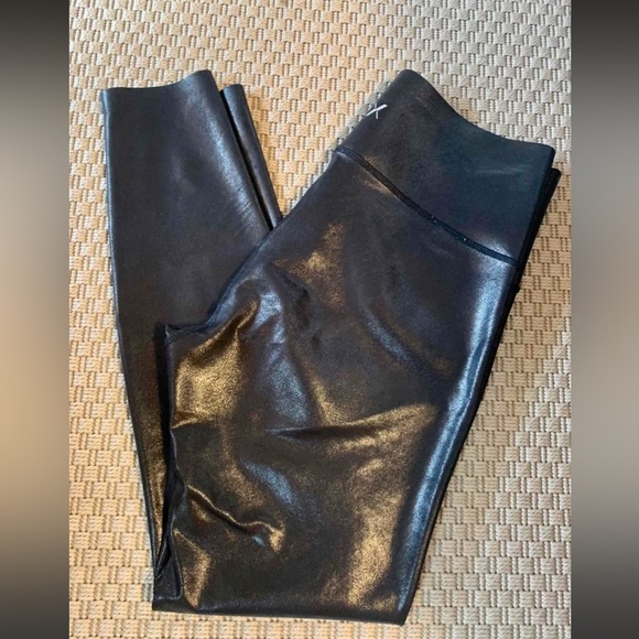 🖤Knix x Birds Papaya M sculpt leggings🖤 - Picture 3 of 5